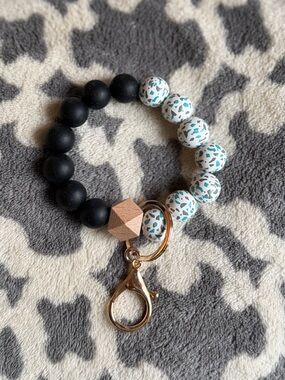 Beaded Keychain Bracelet - Black & White Speckled Beads with Rose Gold Hardware